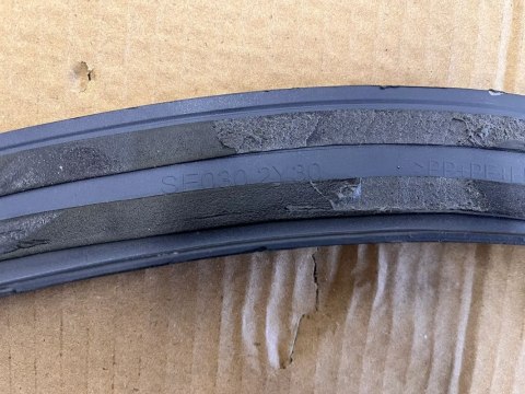Listwa Seat ateca 16- nakładka lewego przedniego błotnika se0302y30 Listwa Seat ateca 16- nakładka lewego przedniego błotnika se0302y30