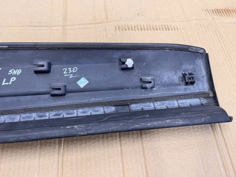 Listwa VW tiguan 1 I 5n0 07-16 nakładka lewych przednich drzwi plastik 5n0854939a Listwa VW tiguan 1 I 5n0 07-16 nakładka lewych przednich drzwi plastik 5n0854939a