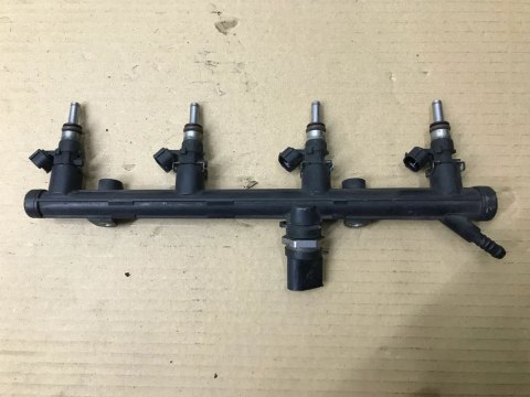 Listwa wtryskowa Vw Audi Porsche 1,8 2,0 Tfsi Wtryski 0261230415 0280158266 Listwa wtryskowa Vw Audi Porsche 1,8 2,0 Tfsi Wtryski 0261230415 0280158266