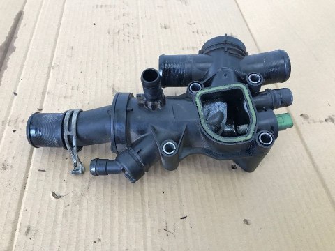 Obudowa termostatu Citroen c5 c8 Peugeot 307 308 807 Jumpy Scudo Fiat Ulysse 2.0 HDi 9656182980 Obudowa termostatu Citroen c5 c8 Peugeot 307 308 807 Jumpy Scudo Fiat Ulysse 2.0 HDi 9656182980