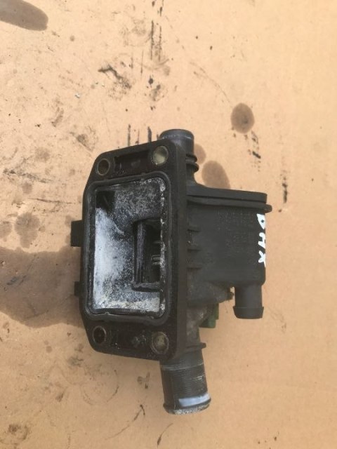 Obudowa termostatu Peugeot 206 307 Citroen c3 Mazda 2 DY Ford Fiesta Fusion 1.4 HDI TDCI 9641522380c Obudowa termostatu Peugeot 206 307 Citroen c3 Mazda 2 DY Ford Fiesta Fusion 1.4 HDI TDCI 9641522380c