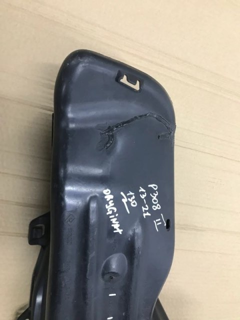 Osłona chłodnicy Peugeot 308 II 2 13-21 wlot intercoolera kierownica powietrza zderzaka 9803474680 Osłona chłodnicy Peugeot 308 II 2 13-21 wlot intercoolera kierownica powietrza zderzaka 9803474680