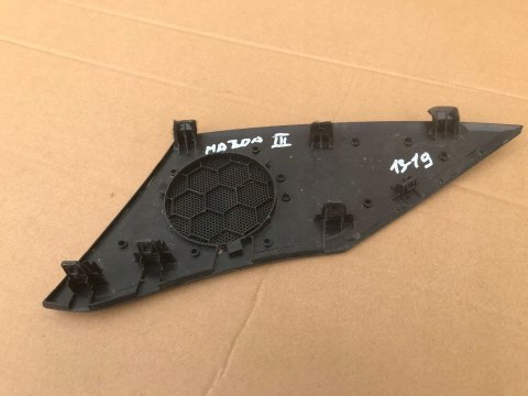 Plastik MAZDA 3 III BM 13-19r. maskownica osłona głośnika BJS7-60811 Plastik MAZDA 3 III BM 13-19r. maskownica osłona głośnika BJS7-60811