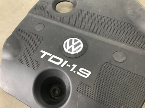 Pokrywa silnika VW golf 4 IV Bora Audi A3 osłona 038103935a Pokrywa silnika VW golf 4 IV Bora Audi A3 osłona 038103935a