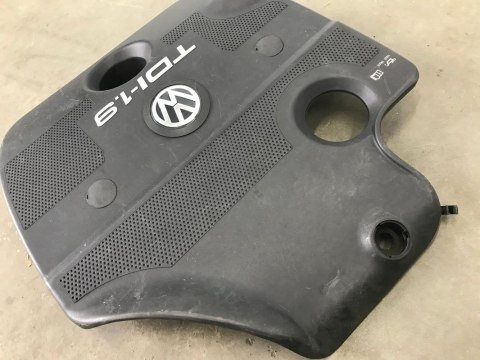 Pokrywa silnika VW golf 4 IV Bora Audi A3 osłona 038103935a Pokrywa silnika VW golf 4 IV Bora Audi A3 osłona 038103935a