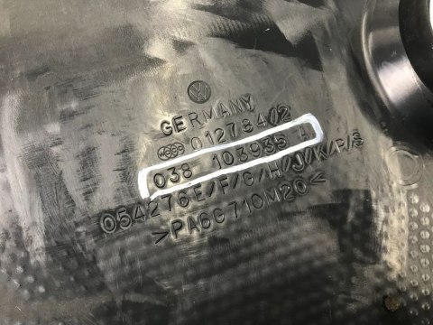 Pokrywa silnika VW golf 4 IV Bora Audi A3 osłona 038103935a Pokrywa silnika VW golf 4 IV Bora Audi A3 osłona 038103935a