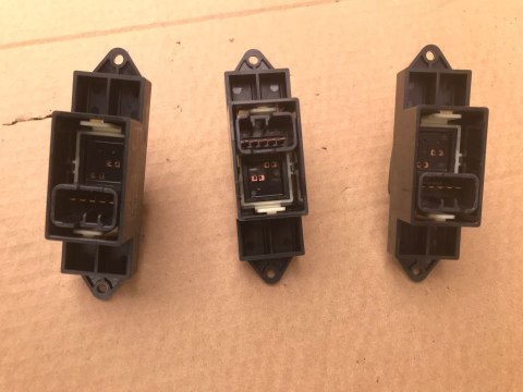 Przełącznik Mitsubishi Asx Colt VI 6 Z30 panel przycisk szyb prawy lewy tył MR587944