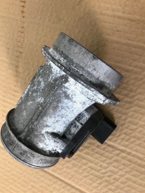 Przepływomierz Audi A6 C5 A4 B5 B6 Passat B5 2.5 Tdi 059906461D Przepływomierz Audi A6 C5 A4 B5 B6 Passat B5 2.5 Tdi 059906461D