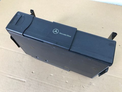 Radio Mercedes Vito W639 wzmacniacz subwoofer głosniki tuner wzmacniacz zmieniarka kmpl. A6398271660 Radio Mercedes Vito W639 wzmacniacz subwoofer głosniki tuner wzmacniacz zmieniarka kmpl. A6398271660