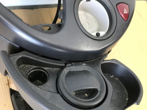 Schowek Peugeot 807 Citroën C8 Fiat Ulysse Lancia Phedra uchwyt na napoje tunel środkowy 1497694077 Schowek Peugeot 807 Citroën C8 Fiat Ulysse Lancia Phedra uchwyt na napoje tunel środkowy 1497694077