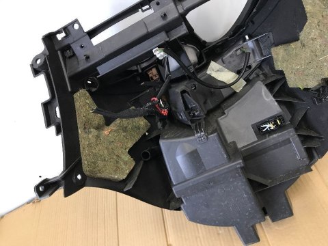 Schowek Peugeot 807 Citroën C8 Fiat Ulysse Lancia Phedra uchwyt na napoje tunel środkowy 1497694077 Schowek Peugeot 807 Citroën C8 Fiat Ulysse Lancia Phedra uchwyt na napoje tunel środkowy 1497694077