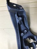 Ślizg Audi A4 B8 A5 07-11 mocowanie lampy prawy przód 8K0805608A