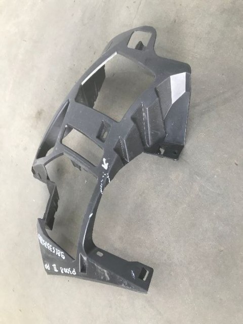 Ślizg Peugeot 3008 II 2 5008 II 16-20r. przedlift mocowanie wspornik uchwyt zderzaka prawe przednie Ślizg Peugeot 3008 II 2 5008 II 16-20r. przedlift mocowanie wspornik uchwyt zderzaka prawe przednie