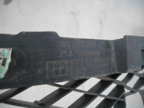 Ślizg VW PASSAT B7 KOMBI absorber mocowanie wspornik uchwyt zderzaka tylne środkowe 3AF807863 Ślizg VW PASSAT B7 KOMBI absorber mocowanie wspornik uchwyt zderzaka tylne środkowe 3AF807863