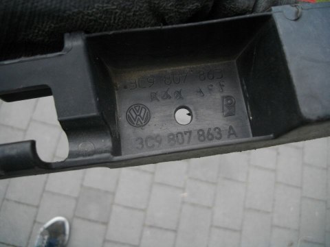 Ślizg Vw PASSAT B6 KOMBI mocowanie wspornik uchwyt zderzaka tylne środkowe 3C9807863 3C9807863a Ślizg Vw PASSAT B6 KOMBI mocowanie wspornik uchwyt zderzaka tylne środkowe 3C9807863 3C9807863a