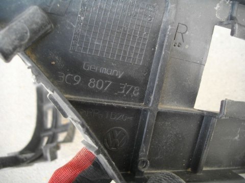 Ślizg Vw Passat B6 kombi mocowanie wspornik uchwyt zderzaka błotnika prawe tylne 3c9807378 Ślizg Vw Passat B6 kombi mocowanie wspornik uchwyt zderzaka błotnika prawe tylne 3c9807378