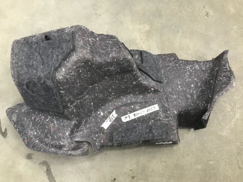 Tapicerka Mercedes E klasa Coupe C238 3 III 17- boczek bagażnika lewy poszycie wykładzina Tapicerka Mercedes E klasa Coupe C238 3 III 17- boczek bagażnika lewy poszycie wykładzina