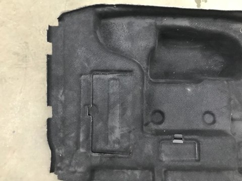 Tapicerka Mercedes E klasa Coupe C238 III 17- podłoga bagażnika poszycie wewnętrzne wnęki koła zapasowego wykładzina A2386940400 Tapicerka Mercedes E klasa Coupe C238 III 17- podłoga bagażnika poszycie wewnętrzne wnęki koła zapasowego wykładzina A2386940400