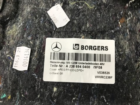 Tapicerka Mercedes E klasa Coupe C238 III 17- podłoga bagażnika poszycie wewnętrzne wnęki koła zapasowego wykładzina A2386940400 Tapicerka Mercedes E klasa Coupe C238 III 17- podłoga bagażnika poszycie wewnętrzne wnęki koła zapasowego wykładzina A2386940400