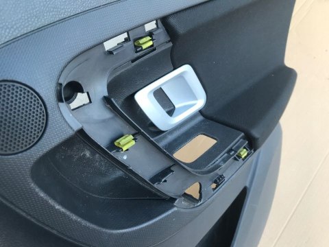 Tapicerka SKODA ROOMSTER boczek drzwi prawych przednich 5J7867012 Tapicerka SKODA ROOMSTER boczek drzwi prawych przednich 5J7867012