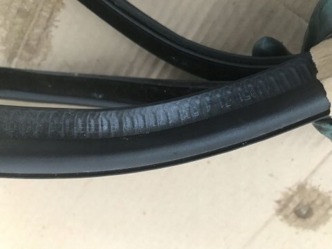 Uszczelka Bmw 3 E46 sedan guma drzwi prawa lewa tylna 8194683 Uszczelka Bmw 3 E46 sedan guma drzwi prawa lewa tylna 8194683