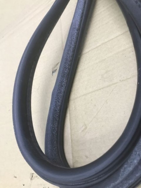 Uszczelka Citroen C4 I 3D 3drzwi 04-10r. guma drzwi prawa przednia Uszczelka Citroen C4 I 3D 3drzwi 04-10r. guma drzwi prawa przednia
