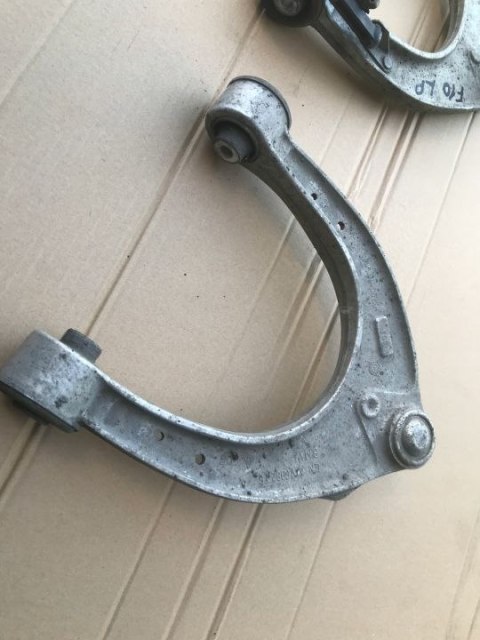 Wahacz BMW F10 F11 WAHACZE PRZÓD prawy lewy