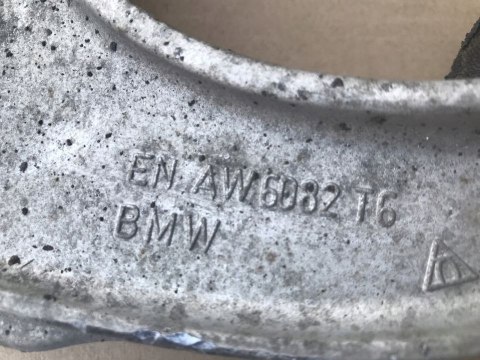 Wahacz BMW F10 F11 WAHACZE PRZÓD prawy lewy