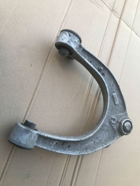 Wahacz BMW F10 F11 WAHACZE PRZÓD prawy lewy