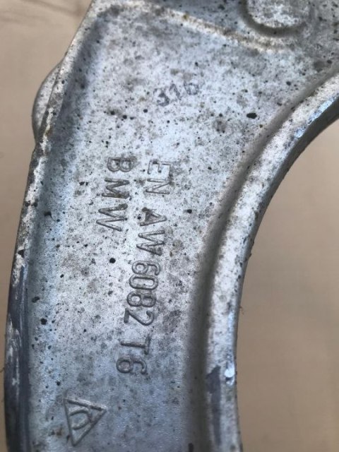 Wahacz BMW F10 F11 WAHACZE PRZÓD prawy lewy