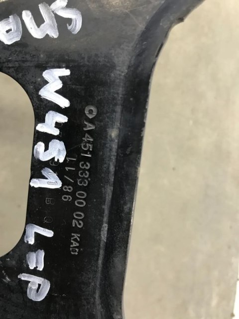 Wahacz Smart fortwo w451 przód przedni lewy prawy a4513330002 Wahacz Smart fortwo w451 przód przedni lewy prawy a4513330002