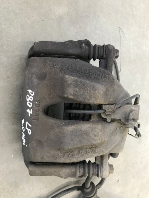 Zacisk hamulcowy Peugeot 807 2.0 HDI przednie lewe jarzmo mocowanie Zacisk hamulcowy Peugeot 807 2.0 HDI przednie lewe jarzmo mocowanie