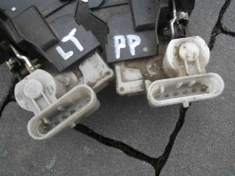 Zamek drzwi ALFA ROMEO 147 PRAWY PRZÓD LEWY TYŁ Zamek drzwi ALFA ROMEO 147 PRAWY PRZÓD LEWY TYŁ