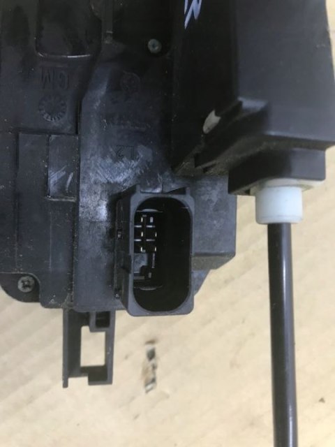 Zamek drzwi OPEL VECTRA C Signum 02-08r. PRAWY LEWY PRZÓD TYŁ 24447346 13210760 13210767 90503996 Zamek drzwi OPEL VECTRA C Signum 02-08r. PRAWY LEWY PRZÓD TYŁ 24447346 13210760 13210767 90503996