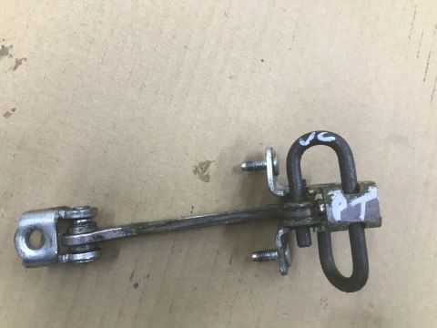 Zawias drzwi Opel Vectra C Signum ogranicznik prawy tył przód 09229751 09229749 Zawias drzwi Opel Vectra C Signum ogranicznik prawy tył przód 09229751 09229749