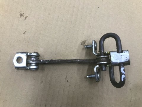 Zawias drzwi Opel Vectra C Signum ogranicznik prawy tył przód 09229751 09229749 Zawias drzwi Opel Vectra C Signum ogranicznik prawy tył przód 09229751 09229749