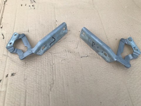 Zawias maski Mercedes W168 97-04r. pokrywy silnika prawy lewy komplet A-klasa A1688800128 Zawias maski Mercedes W168 97-04r. pokrywy silnika prawy lewy komplet A-klasa A1688800128