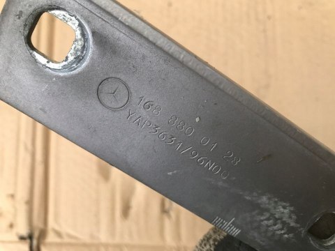 Zawias maski Mercedes W168 97-04r. pokrywy silnika prawy lewy komplet A-klasa A1688800128 Zawias maski Mercedes W168 97-04r. pokrywy silnika prawy lewy komplet A-klasa A1688800128