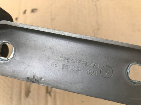 Zawias maski Mercedes W168 97-04r. pokrywy silnika prawy lewy komplet A-klasa A1688800128 Zawias maski Mercedes W168 97-04r. pokrywy silnika prawy lewy komplet A-klasa A1688800128