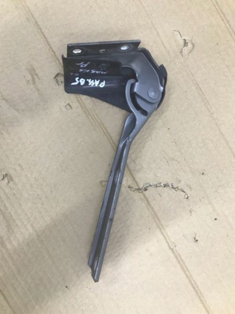 Zawias maski VW Volkswagen PASSAT B5 LIFT 00-05r. pokrywy silnika lewy prawy komplet 3B0823301A Zawias maski VW Volkswagen PASSAT B5 LIFT 00-05r. pokrywy silnika lewy prawy komplet 3B0823301A