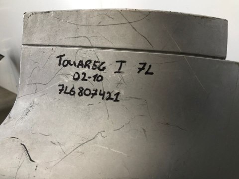 Zderzak tylny Vw Touareg 1 I 7l 02-10r. 7L6807421 Zderzak tylny Vw Touareg 1 I 7l 02-10r. 7L6807421