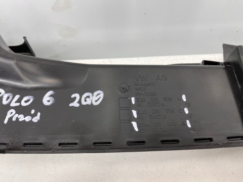Osłona chłodnicy VW polo 6 VI 2q0 17- góra kierownica powietrza 2q0129509a 2q0129509c 2qm129509a Osłona chłodnicy VW polo 6 VI 2q0 17- góra kierownica powietrza 2q0129509a 2q0129509c 2qm129509a