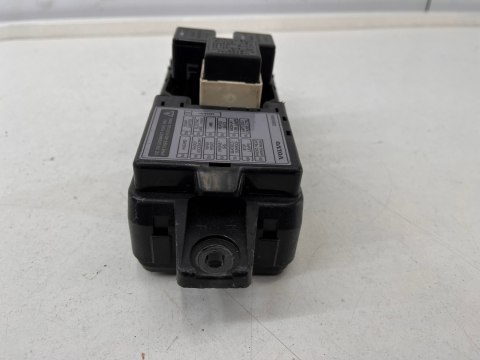 Skrzynka bezpieczników Volvo v40 moduł sterownik BSI 30889989 Skrzynka bezpieczników Volvo v40 moduł sterownik BSI 30889989