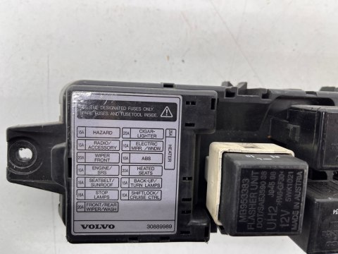Skrzynka bezpieczników Volvo v40 moduł sterownik BSI 30889989 Skrzynka bezpieczników Volvo v40 moduł sterownik BSI 30889989