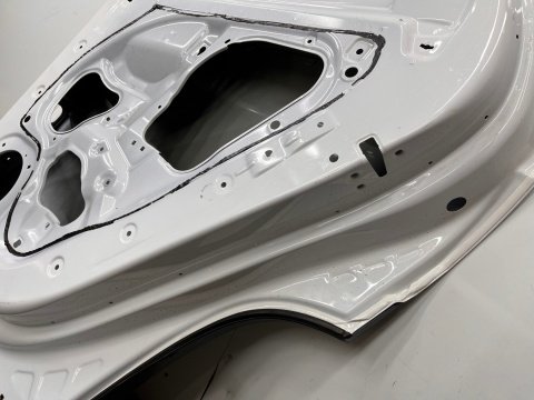 Drzwi Hyundai Tucson 4 IV tylne prawe + listwa rant ramka szyby 2020-