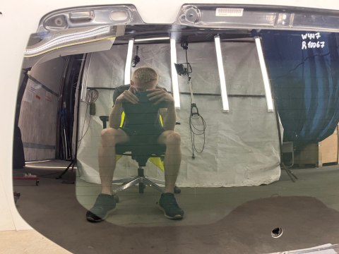 Szyba tylna Mercedes Vito W447 klapy bagażnika z ramą stelażem przyciemniona fabrycznie 2014r- Szyba tylna Mercedes Vito W447 klapy bagażnika z ramą stelażem przyciemniona fabrycznie 2014r-