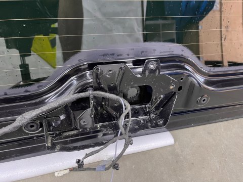 Szyba tylna Mercedes Vito W447 klapy bagażnika z ramą stelażem przyciemniona fabrycznie 2014r- Szyba tylna Mercedes Vito W447 klapy bagażnika z ramą stelażem przyciemniona fabrycznie 2014r-