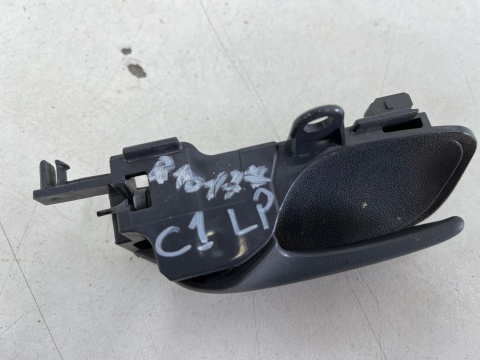 Klamka Citroen C1 Toyota Aygo Peugeot 107 05-14r. wewnętrzna lewa przednia lewy przód