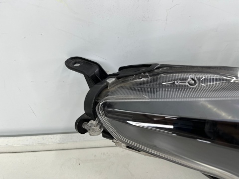 Lampa reflektor Toyota Yaris IV 4 19r.-> prawa przednia oryginał Lampa reflektor Toyota Yaris IV 4 19r.-> prawa przednia oryginał