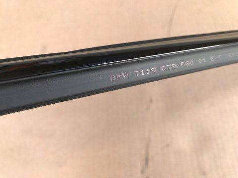 Listwa BMW E93 CABRIO COUPE nakładka zgarniająca szyby drzwi lewa przednia ozdobna czarna ShadowLine 7119080 7119079 Listwa BMW E93 CABRIO COUPE nakładka zgarniająca szyby drzwi lewa przednia ozdobna czarna ShadowLine 7119080 7119079